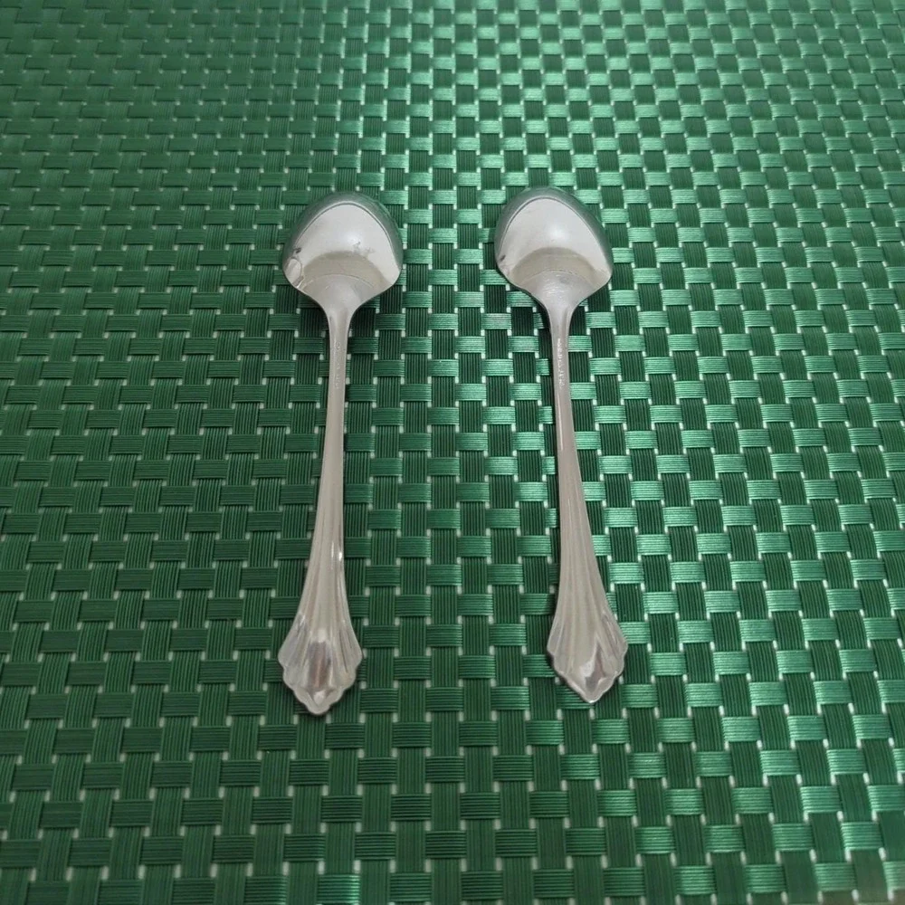 Oneida set teaspoons